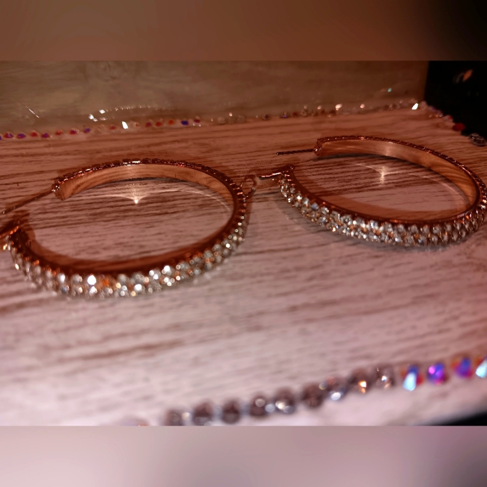Round medium diamond hoop earrings